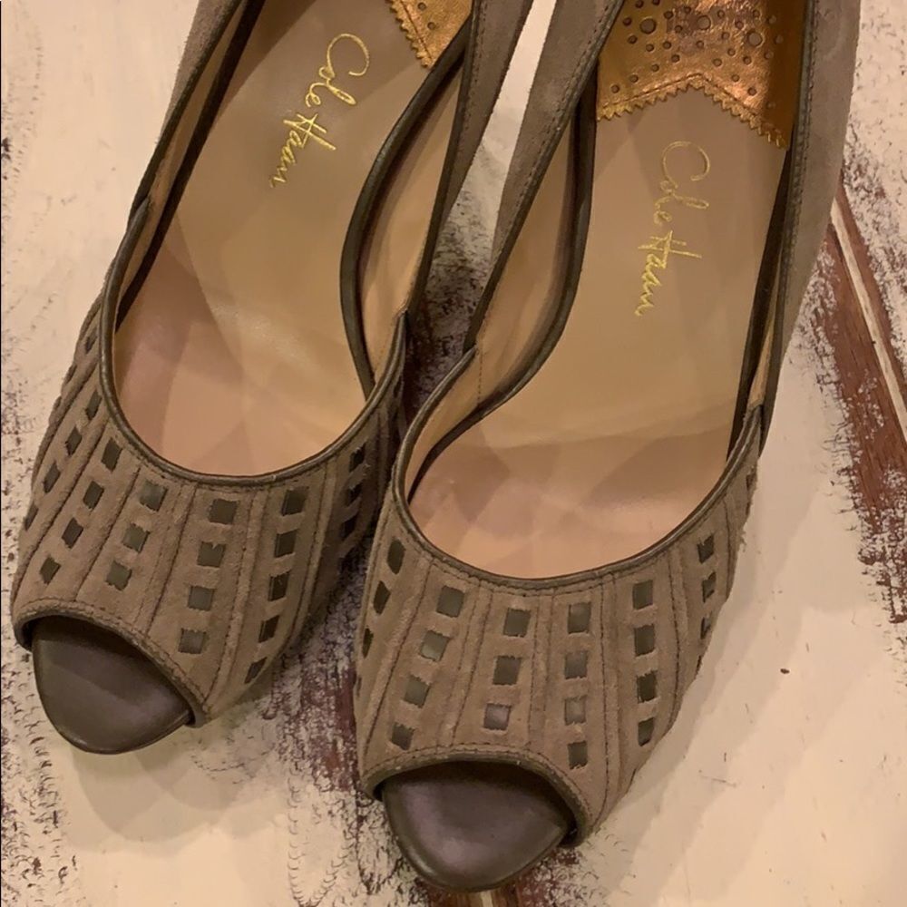 Cole Haan suede taupe pump size 6